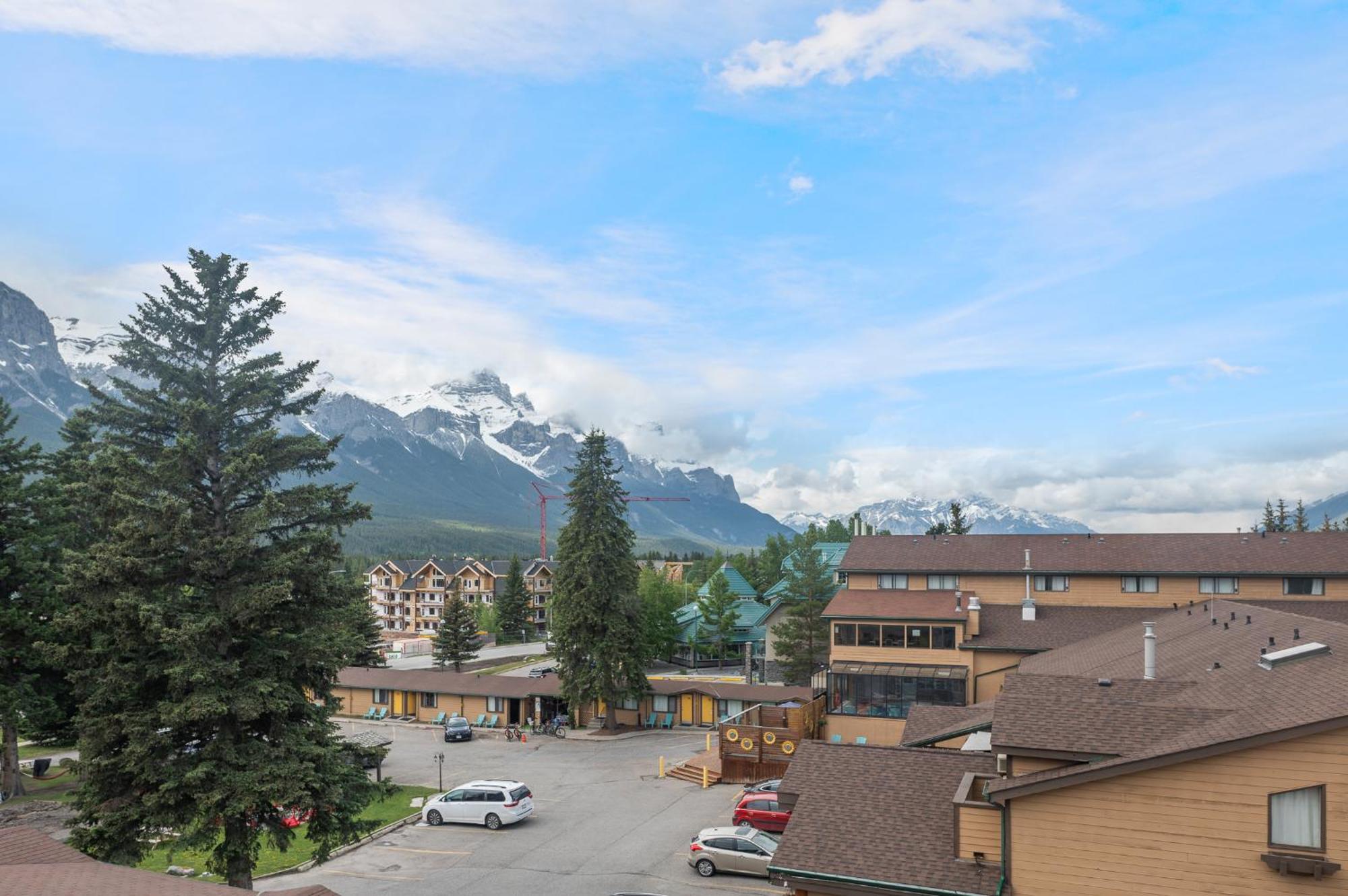 Heavenly Mountain Condo Managed By Little Sister Getaways Canmore Exterior photo